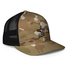 Load image into Gallery viewer, Cross Closed-back trucker cap